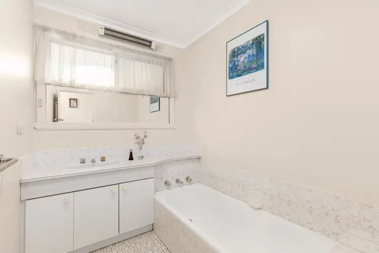 Sixth view of Homely house listing, 2 Cumberland Court, Forest Hill VIC 3131