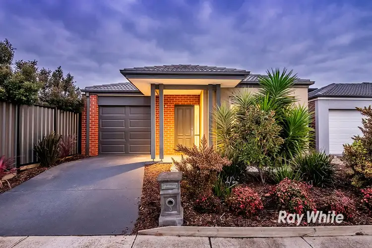 3 Camolina Way, Clyde North VIC 3978