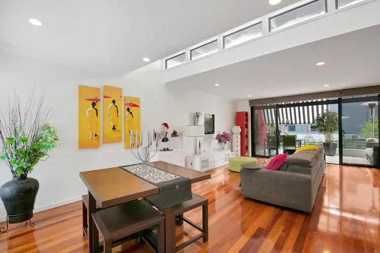 Main view of Homely townhouse listing, 2/25 Waverley Street, Annerley QLD 4103