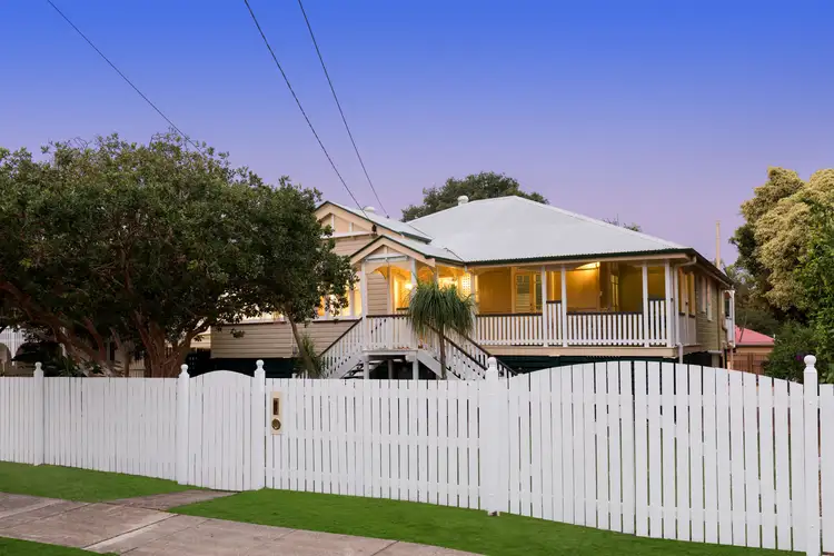 19 Landsdowne Street, Coorparoo QLD 4151