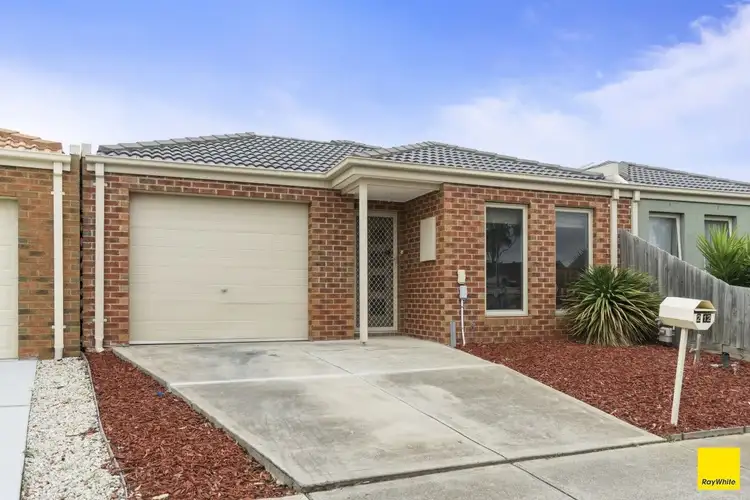 2/12 Falcon Street, Werribee VIC 3030