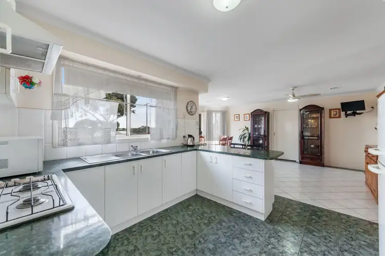 Sixth view of Homely house listing, 35 Bellevue Boulevard, Hillside VIC 3037