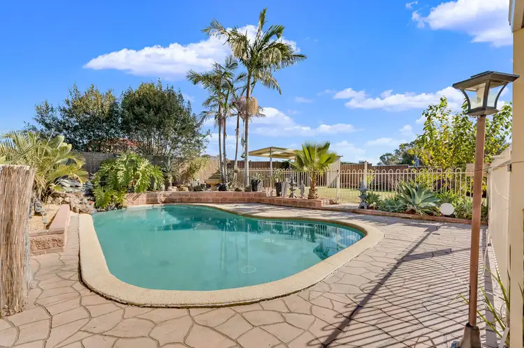 13 Sebastian Avenue, Rosemeadow NSW 2560