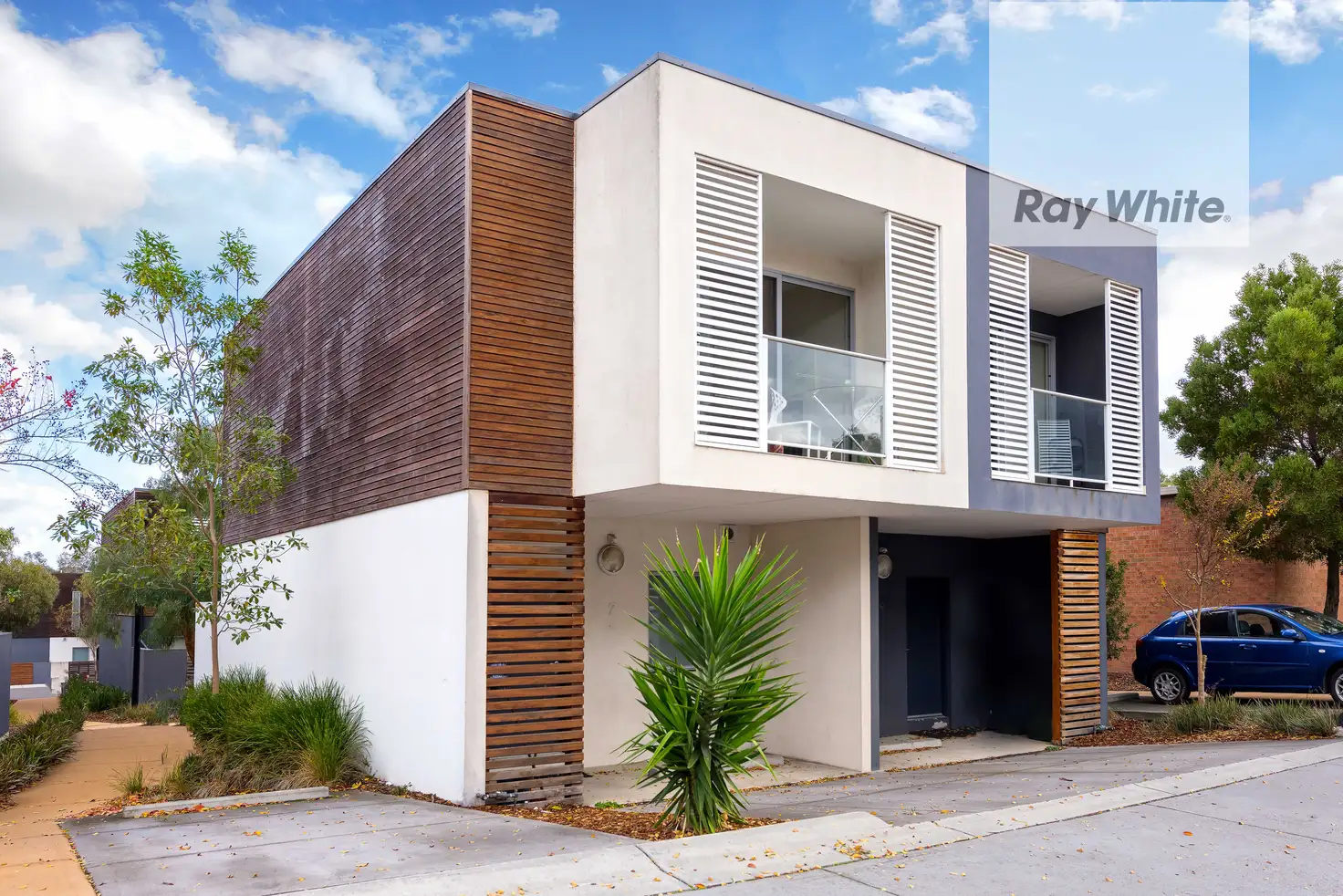 Main view of Homely townhouse listing, 7 Grasstree Way, Bundoora VIC 3083