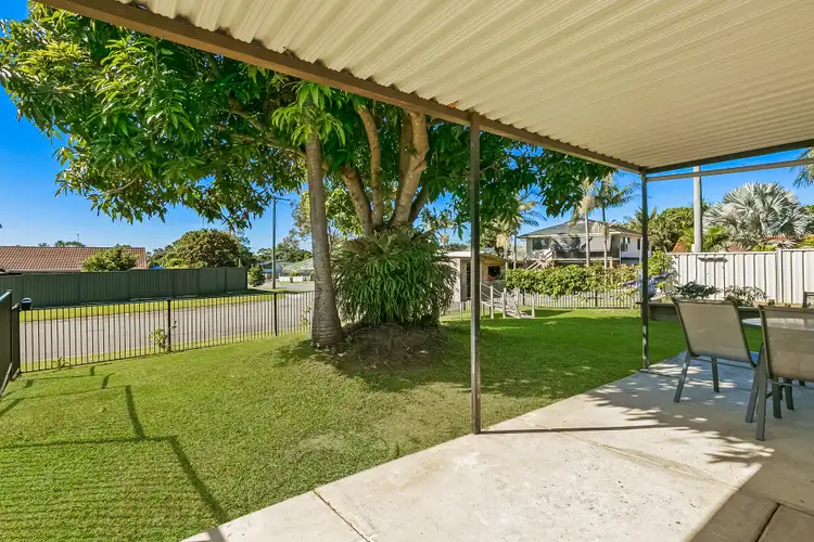 2/2 Senate Street, Labrador QLD 4215