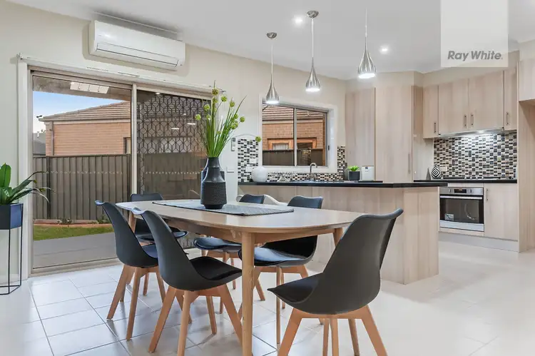 Sixth view of Homely house listing, 5 Elland Court, Craigieburn VIC 3064