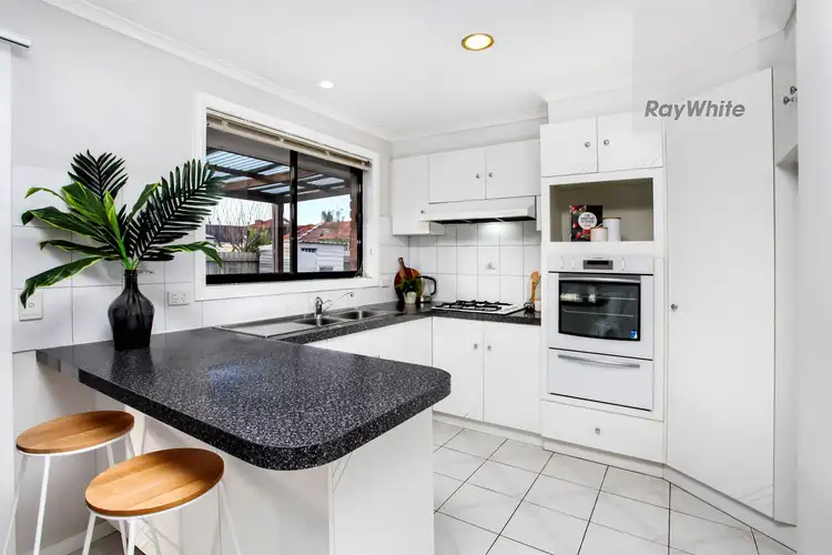 Fifth view of Homely house listing, 4 Zennor Court, Craigieburn VIC 3064