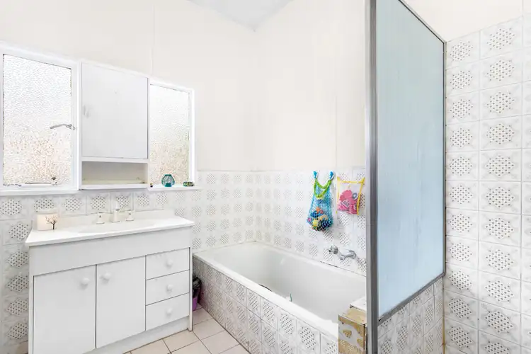 Sixth view of Homely house listing, 7 Surrey Crescent, Oakleigh East VIC 3166