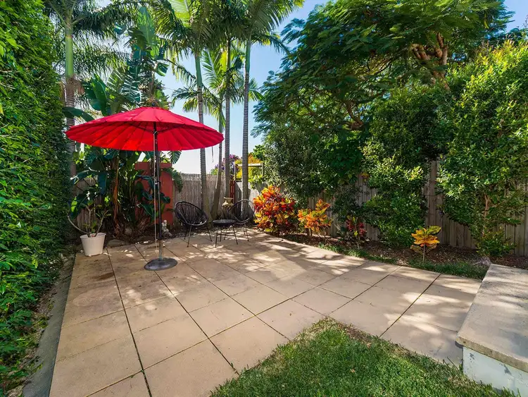 1/23 Deakin Avenue, Southport QLD 4215