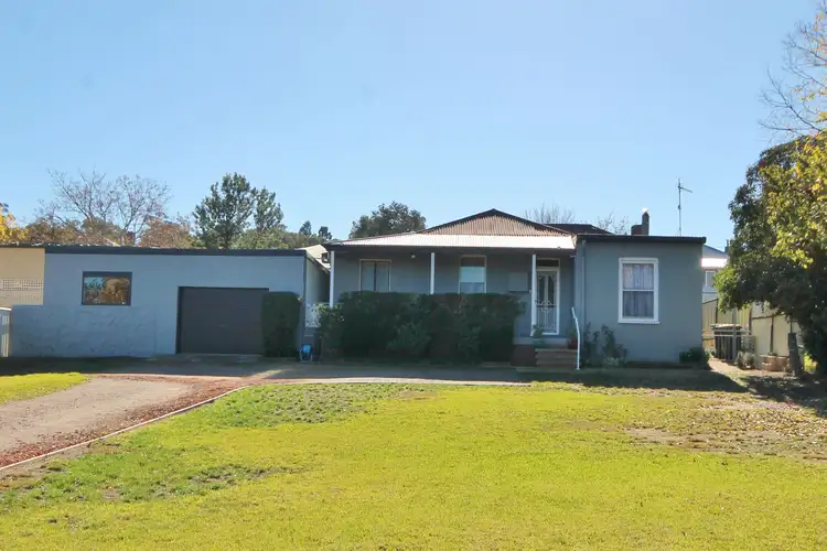 91 Edwards Street, Young NSW 2594