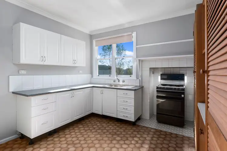 Sixth view of Homely house listing, 1 Baslar Court, Kangaroo Flat VIC 3555