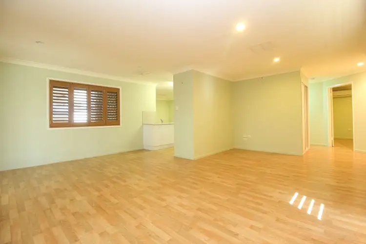 Seventh view of Homely house listing, 8 Stephanie Court, Emerald QLD 4720