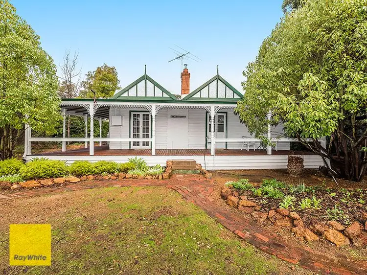 23 Lyndhurst Road, Kalamunda WA 6076