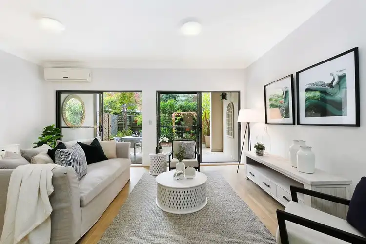 Main view of Homely unit listing, 304/3-5 Clydesdale Place, Pymble NSW 2073