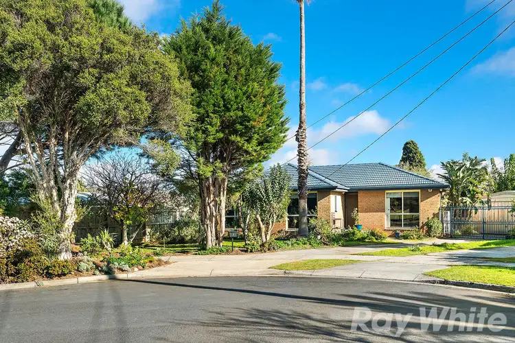 1 Larado Place, Clayton South VIC 3169