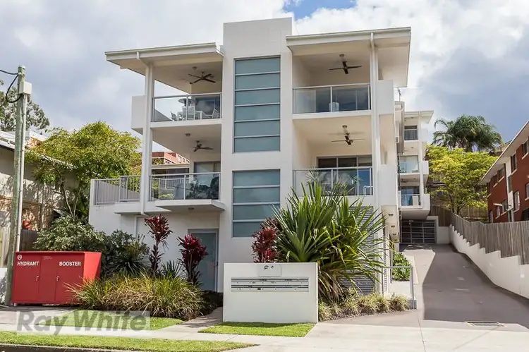 4/64 Pembroke Road, Coorparoo QLD 4151