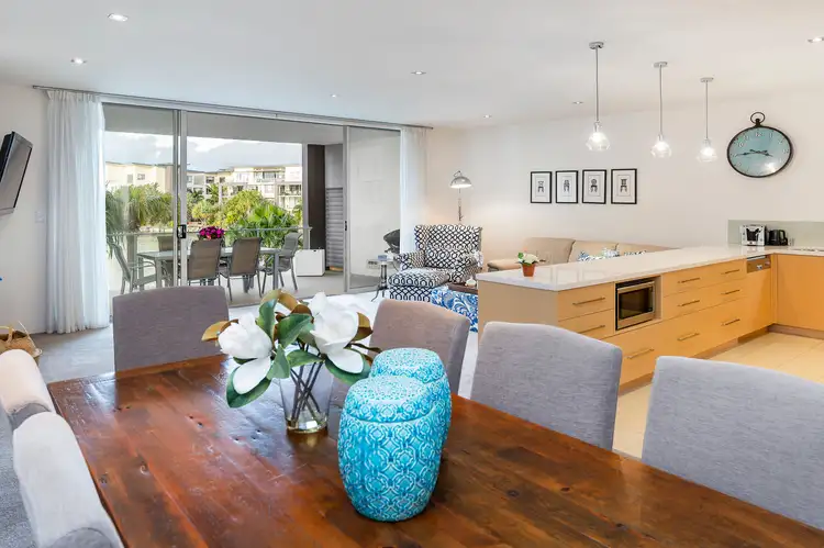 322/3-5 Pendraat Parade, Hope Island QLD 4212
