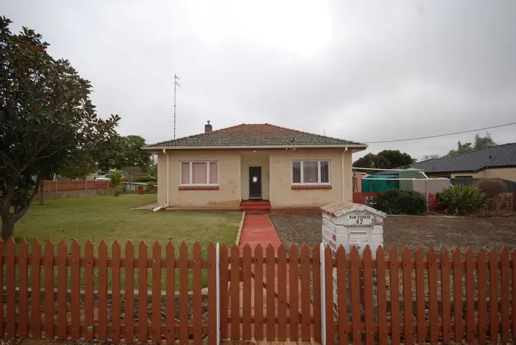 42 Forrest Street, Narrogin WA 6312