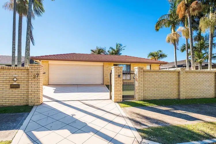37 Matthew Flinders Drive, Hollywell QLD 4216