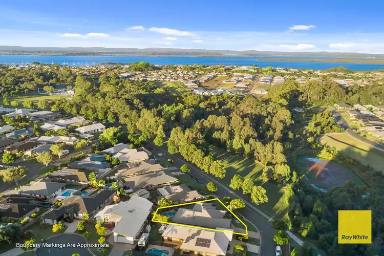 33 Denham Boulevard, Redland Bay QLD 4165