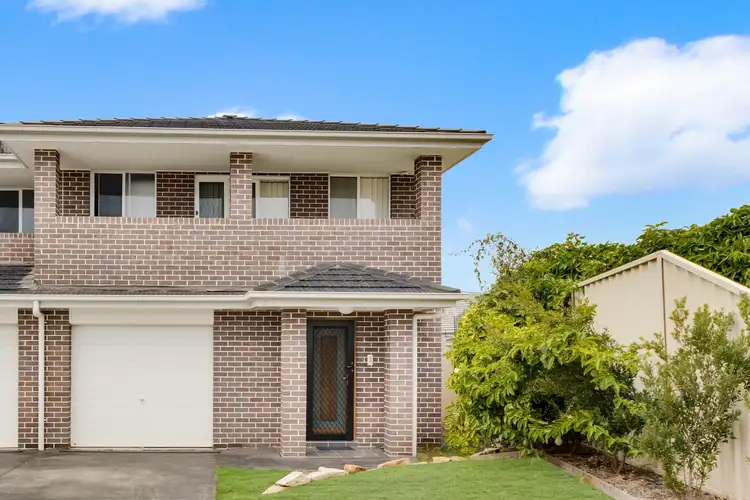 20 Busch Place, St Helens Park NSW 2560