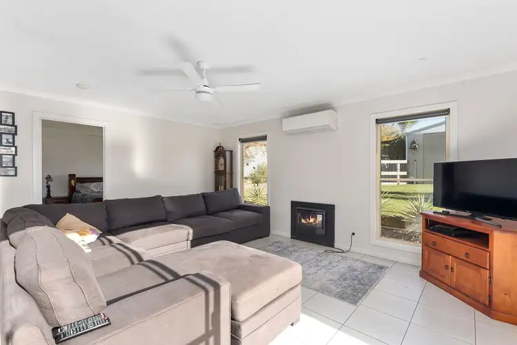 16 Sandhurst Road, California Gully VIC 3556