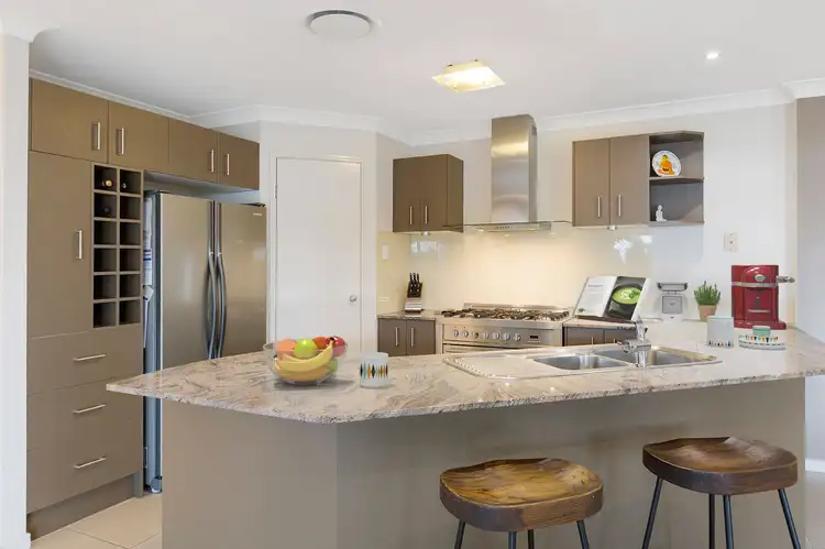 Fifth view of Homely house listing, 4 Baybreeze Crescent, Murrumba Downs QLD 4503