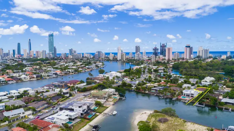 15 Savoy Drive, Broadbeach Waters QLD 4218