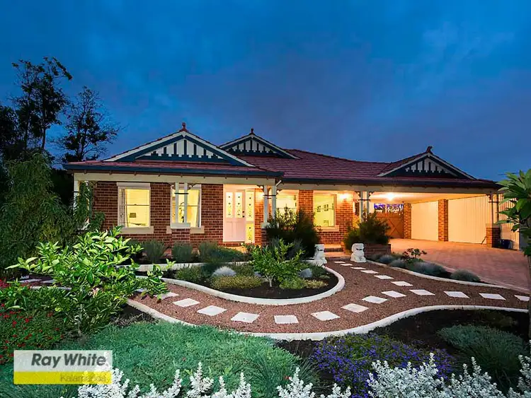 14 Sapphire Way, Maida Vale WA 6057