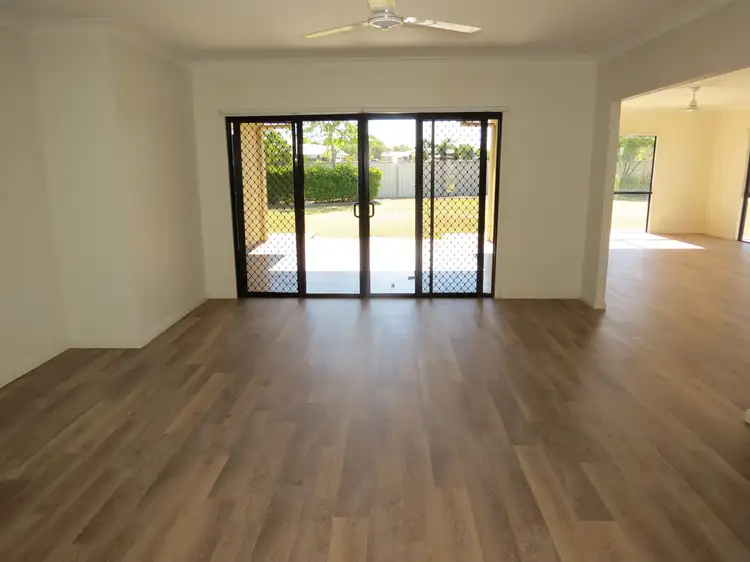 Fifth view of Homely house listing, 2 Siobhan Court, Emerald QLD 4720