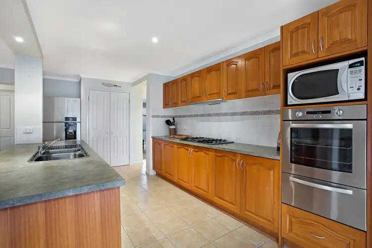 Fifth view of Homely house listing, 6 Francis Close, Romsey VIC 3434