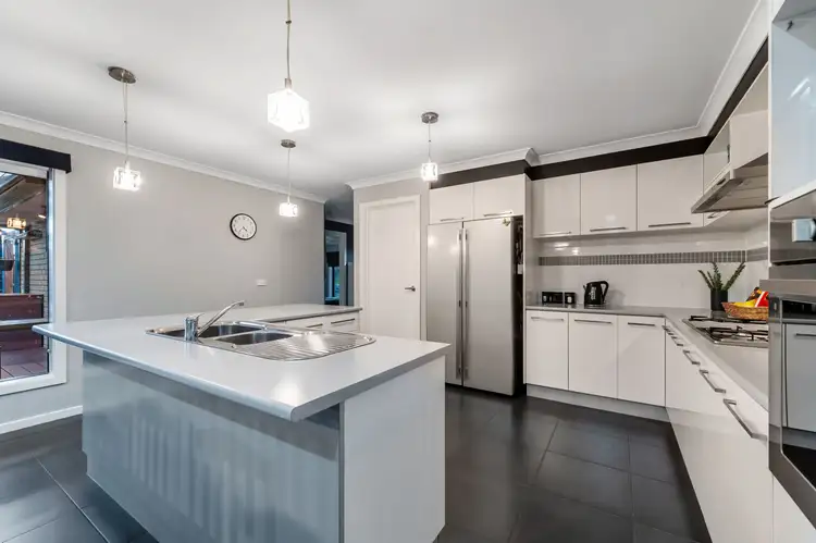 Fifth view of Homely house listing, 2 Coogee Drive, Taylors Hill VIC 3037