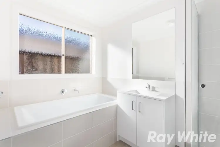 Fourth view of Homely unit listing, 28 Parkhead Circuit, Warragul VIC 3820