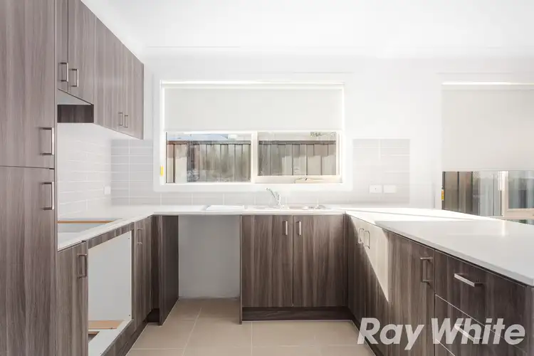 Sixth view of Homely unit listing, 28 Parkhead Circuit, Warragul VIC 3820