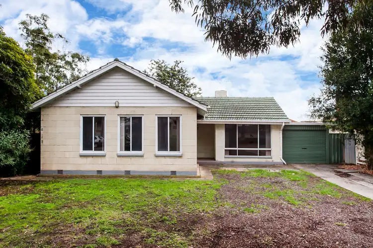 17 Sandison Avenue, Park Holme SA 5043
