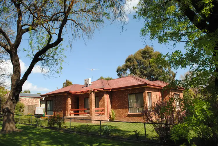 3 Conifer, Myrtleford VIC 3737