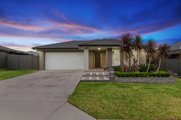 28 Flemmings Crescent, Horsley NSW 2530