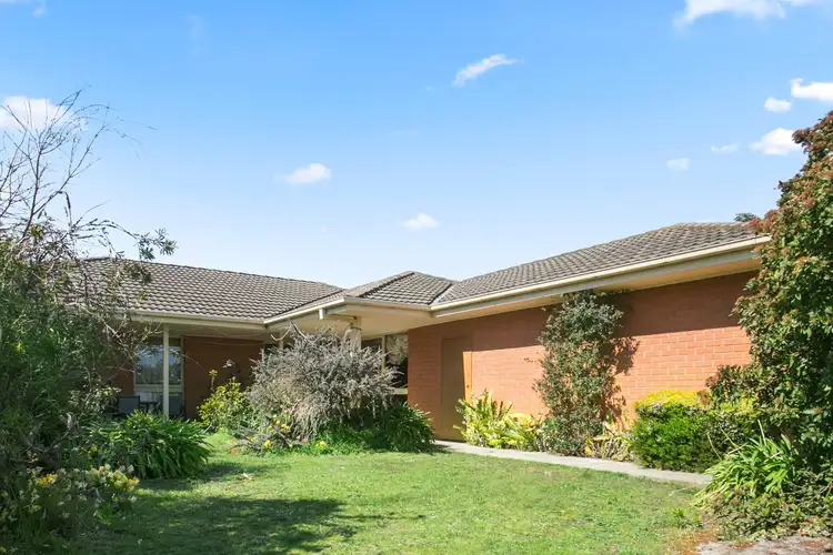 Second view of Homely house listing, 2 Gretel Court, Frankston VIC 3199