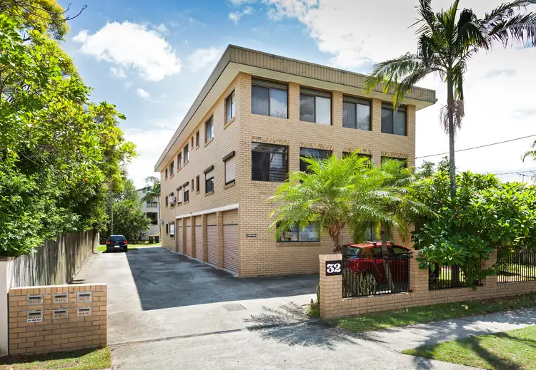 2/32 Balowrie Street, Hamilton QLD 4007