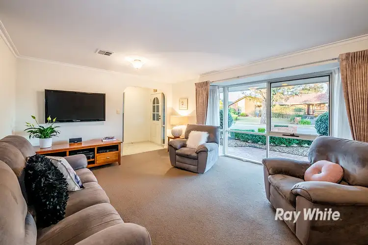 15 Lawless Drive, Cranbourne North VIC 3977