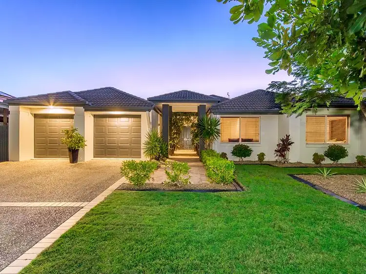 11 Calmwater Crescent, Helensvale QLD 4212