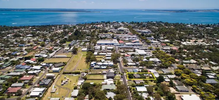 17 Grandview Grove, Cowes VIC 3922