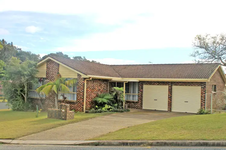10 Miala Street, Lake Cathie NSW 2445