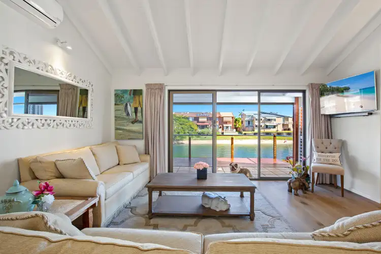 13/99 Sunshine Boulevard, Mermaid Waters QLD 4218