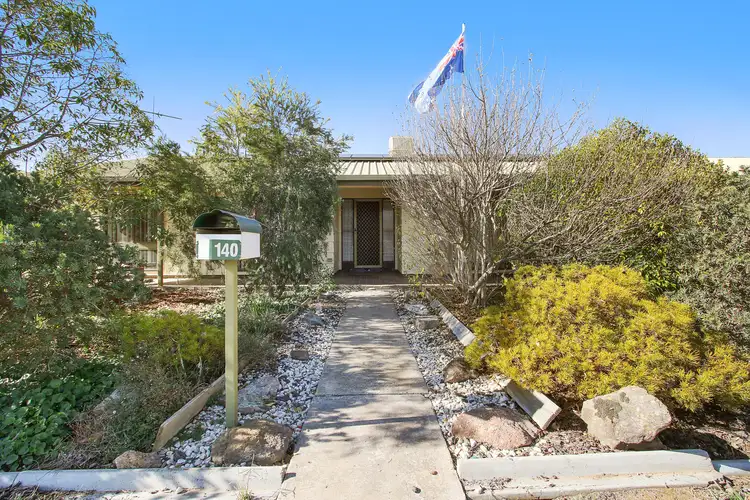 140 Hume Street, Howlong NSW 2643