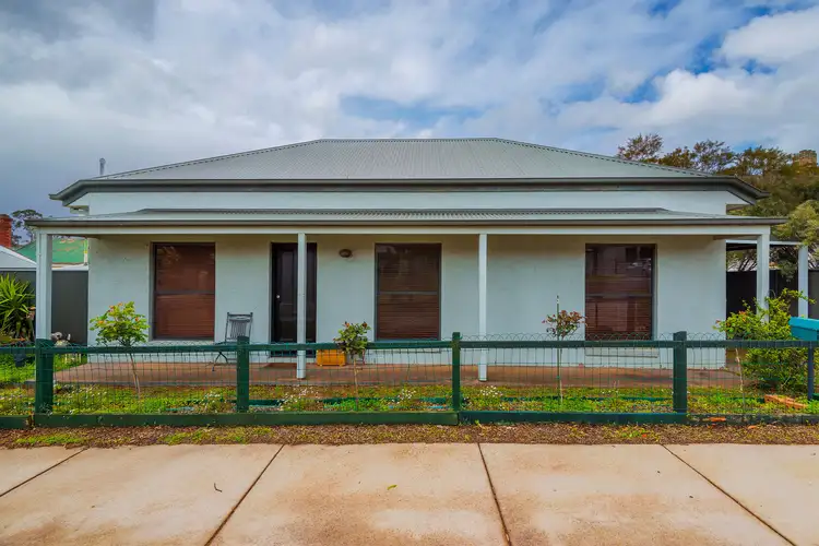 76 Honeysuckle Street