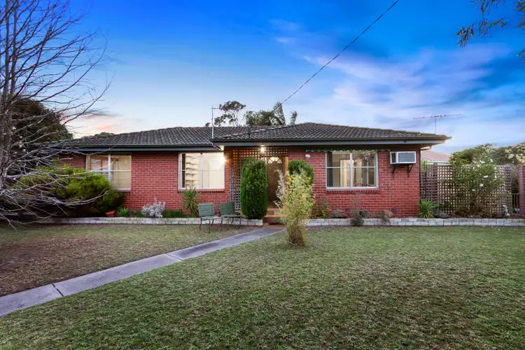 8 Excelsior Drive, Frankston North VIC 3200