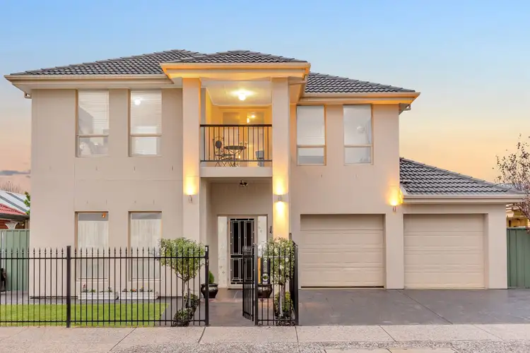 2 Kingfisher Avenue, Mawson Lakes SA 5095