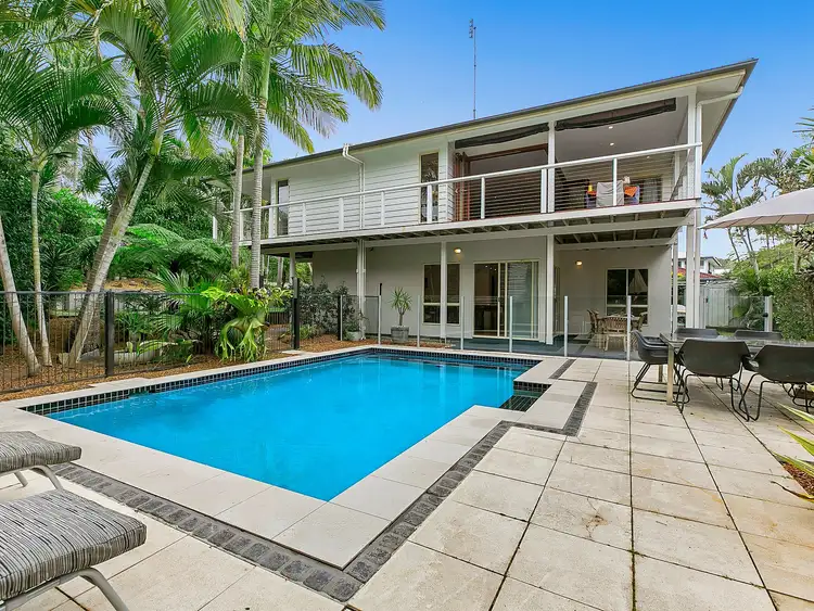 25 Rainbow Crescent, Sunrise Beach QLD 4567