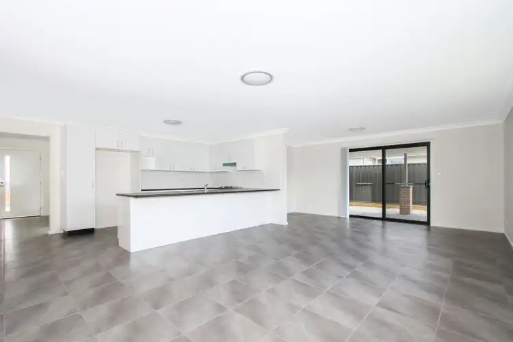 Fifth view of Homely house listing, 5 Huxtable Place, Goulburn NSW 2580